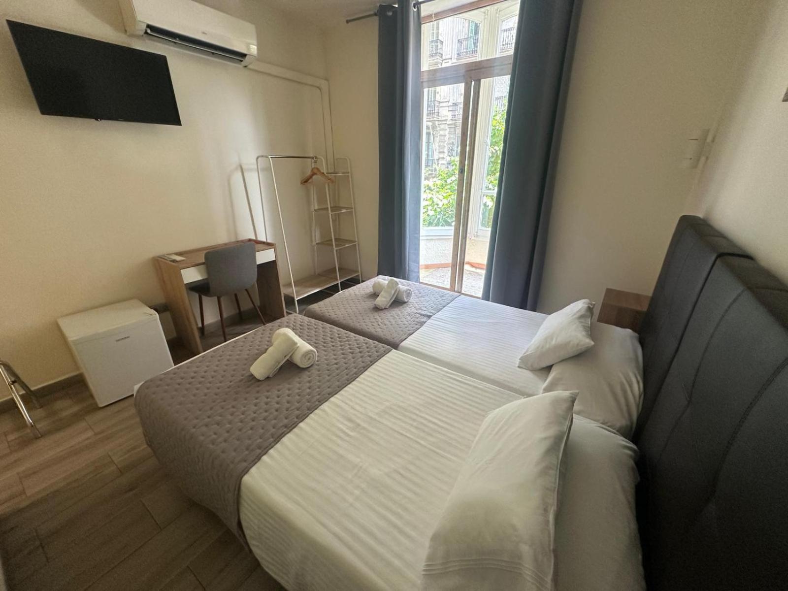 Hostal Balmes Centro — Foto 3